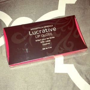 NEW Younique Lip Gloss